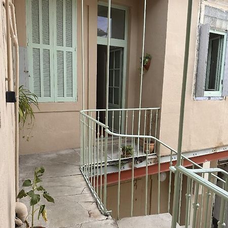 Le Petit Provencal Nîmes Exterior photo